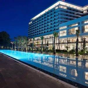 Ramada Plaza & فندق ترابزون