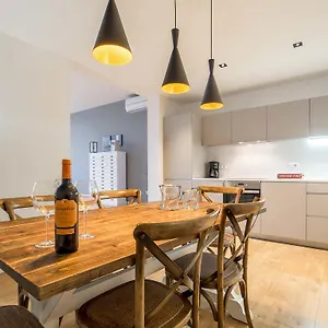 Rent Rambla Catalunya Daire Barselona